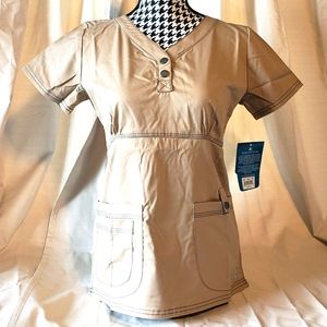 ADAR MEDICAL: NURSES POP STRETCH SCRUB TOP.